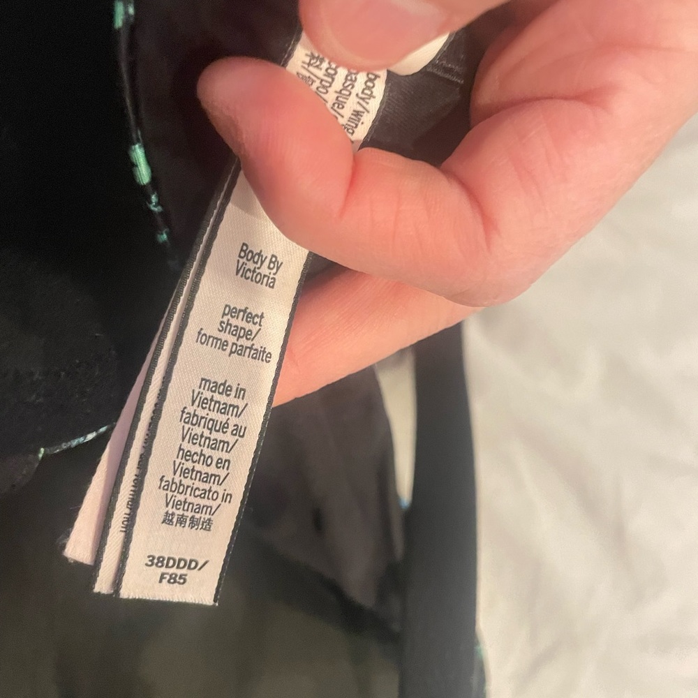VS body by Victoria. Like new!